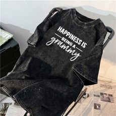 批发220克精梳纯棉洗水黑落肩宽松版型后包边短袖T恤印花款