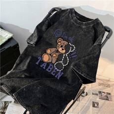 批发220克精梳纯棉洗水黑落肩宽松版型后包边短袖T恤印花款