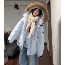 批发蓝色大毛领羽绒服女短款2025年冬季新款小个子加厚白鸭绒派克工装
