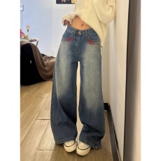 批发蓝色水洗做旧刺绣弯刀<b class='q'>牛仔裤</b>女秋冬高腰垂感宽松<b class='q'>显瘦</b>直筒阔腿裤潮