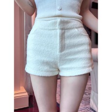 批发小香风毛呢<b class='q'>短裤</b>女秋冬新款设计感小个子通勤百搭宽松直筒热裤