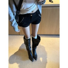 批发黑色高级感卷边<b class='q'>牛仔</b><b class='q'>短裤</b><b class='q'>女</b>夏季新款低腰设计感辣妹紧身包臀热裤