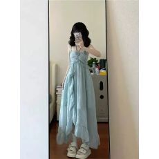 批发绿挂脖无<b class='q'>袖</b><b class='q'>连衣裙</b>子女2026夏季新款小众设计感<b class='q'>荷叶</b>边度假吊带长裙