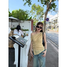 批发原版面料 小众斜肩修身短袖t恤女夏季纯欲百搭不对称露肩上衣