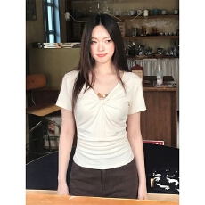 批发40支纯棉1*1 美式辣妹风V领扭结<b class='q'>短</b>袖T恤女夏季设计感褶皱气质上衣