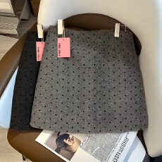 批发已出货 毛呢半身裙女秋冬高腰小个子超火波点显瘦a字包臀短裙