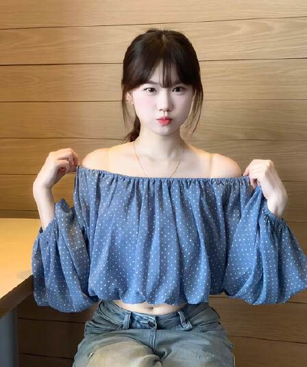파란색 도트 무늬 오프숄더 긴팔 여성 여름 마이크로 ~을 통해 디자인 센스 몸매 가꾸기 작은 키 핫걸 쇼트 스타일 맨위