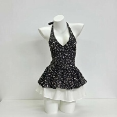 批发夏季辣妹度假风<b class='q'>碎花</b>V领挂脖吊带背心女白色蓬蓬短裙两件套套装