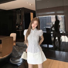 批发学院风撞色条纹polo领短袖<b class='q'>衬衫女</b>秋季收腰修身衬衣设计感正肩上衣