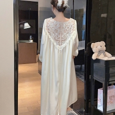 批发实拍<b class='q'>春</b>夏新款睡衣女长袖冰丝睡裙长款蕾丝宽松高级感轻奢风家居服