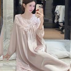 批发实拍<b class='q'>春</b>夏新款睡衣女长袖冰丝睡裙长款蕾丝宽松高级感轻奢风家居服