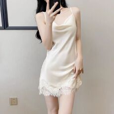 批发网图性感睡衣女冰丝吊带睡裙蕾丝裙摆带胸垫荡领轻奢高级感家居服
