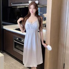 批发性感睡衣女冰丝吊带睡裙<b class='q'>中长款</b>美背蝴蝶带胸垫高级感轻奢风家居服