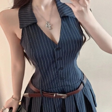 批发辣妹无袖v领挂脖<b class='q'>条纹</b>连衣裙女夏季百褶裙露背<b class='q'>短裙</b>纯欲辣妹a字裙子