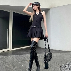 批发辣妹无袖v领挂脖条纹连衣裙女夏季百褶裙露背短裙纯欲辣妹a字裙子