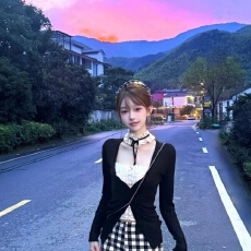 批发黑色针织衫V领开衫女蕾丝边吊带背心秋季高腰辣妹格子<b class='q'>短裤</b>三件套