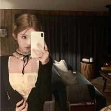 批发黑色针织衫V领开衫女蕾丝边吊带背心<b class='q'>春</b>秋高腰辣妹格子短裤三件套