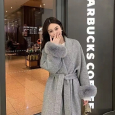 批发小众轻奢气质呢子大衣<b class='q'>女</b>装秋冬新款时尚毛毛系带高级宽松长款外套