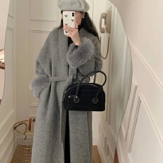 批发小众轻奢气质呢子大衣<b class='q'>女</b>装秋冬新款时尚毛毛系带高级宽松长款外套