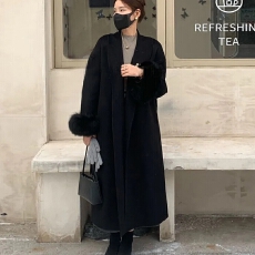 批发v领系带毛毛<b class='q'>长袖</b>大衣<b class='q'>女</b>长款秋冬季新款高级感复古赫本风呢子外套