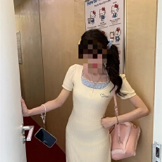 批发韩系甜妹学院风<b class='q'>假两件</b><b class='q'>连衣裙</b>女2026夏季新款抽绳收腰纯欲挂脖长裙