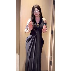 批发法式气质高级感名媛千金风挂脖<b class='q'>连衣裙</b>女夏季褶皱修身显瘦包臀<b class='q'>长裙</b>