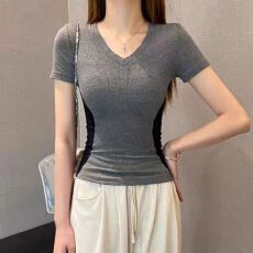 批发2026年夏季新款V领<b class='q'>个性</b>短袖<b class='q'>t</b><b class='q'>恤</b>百搭撞色气质纯欲风修身显瘦上衣女