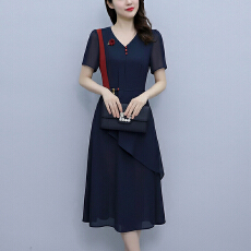 批发<b class='q'>时尚</b>妈妈大码装显瘦2026夏连衣裙胸针点缀洋气气质高腰显瘦A字裙