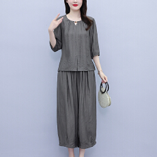 批发独特漂亮新款时尚高级感套装洋气高贵百搭大码减龄<b class='q'>女装</b>遮肉显瘦