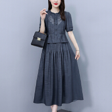 批发2026年夏季新款大码女装时尚百搭洋气遮肉高腰超显瘦中长款<b class='q'>连衣裙</b>