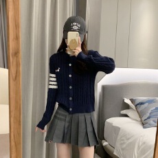 批发小狗圆领刺绣针织开衫女<b class='q'>春秋</b>学院风甜美四道杠麻花长袖外套上衣