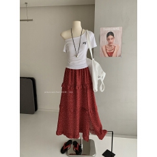 批发韩系设计感斜肩纯色短袖<b class='q'>T</b><b class='q'>恤</b>女夏季新款开叉波点高腰半身裙两件套