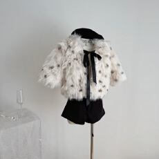 批发F boutique 黑标 芬兰进口saga狐狸毛波点蝴蝶结斗篷外套