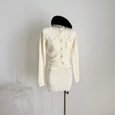 批发迟伞伞25/fw 白燕麦可颂 香香橱窗小华夫格针织上衣半裙气质套装