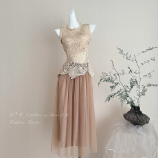 批发木子李的李温柔风无袖收腰镂空蕾丝亲肤上衣垂感网纱半身裙套装夏