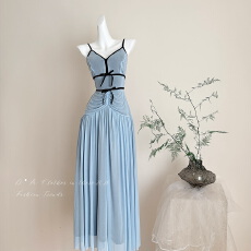 批发灰尘邓邓 网纱吊带连衣裙女2026早春新款法式度假长裙气质裙子