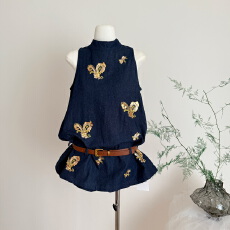 批发杜屁屁桃原创「假日马德里」春夏新中式国风刺绣棉质<b class='q'>牛仔</b>无袖上衣