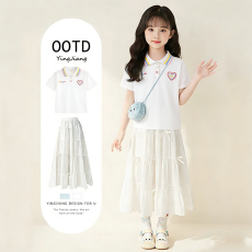 批发女<b class='q'>童</b><b class='q'>夏装</b>巨<b class='q'>好看</b>的多巴胺<b class='q'>套装</b>2026新款超火夏季女大<b class='q'>童</b>学院风连衣裙