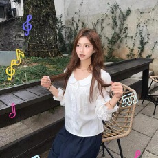 批发米花酱 法式白色蕾丝拼接<b class='q'>娃娃领</b><b class='q'>衬衫</b>女早秋可收腰短款上衣