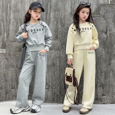 批发女童春秋季新款洋气字母外穿两件套中大童时髦网红帅气运动风套装