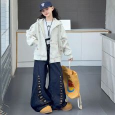 批发<b class='q'>女童</b><b class='q'>外套</b><b class='q'>春秋款</b>2025新款洋气儿童秋装小女孩超好看运动连帽上衣潮