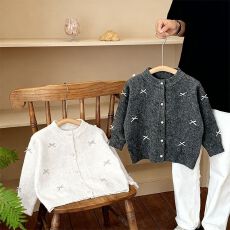 批发【实拍图】<b class='q'>女童</b>羊<b class='q'>毛衣</b>秋冬款韩版圆领<b class='q'>针织</b>毛衣<b class='q'>开衫</b>洋气蝴蝶结上衣