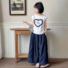 批发女<b class='q'>童</b><b class='q'>夏装</b><b class='q'>202</b>6新款洋气女孩大<b class='q'>童</b>爱心短袖夏季薄款休闲阔腿裤<b class='q'>套装</b>潮