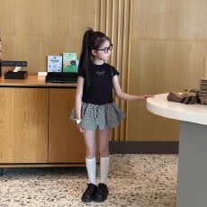 批发烫钻上衣女童花苞裙套装黑色蝴蝶结短袖两件套（50棉50聚酯纤维）