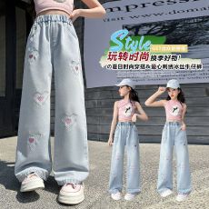 批发女童冰丝<b class='q'>牛仔裤</b>夏季女孩网红刺绣爱心直筒阔腿<b class='q'>儿童</b>裤子夏季薄款