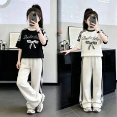 女童套装2026新款中大童可爱洋气蝴蝶结三条杠T恤运动裤学生套装