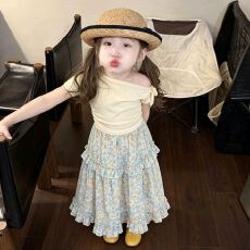 批发女宝宝甜美韩系度假风穿搭套装裙漏肩小众上衣碎花半身裙女孩子