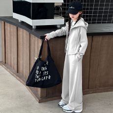 批发女童春秋套装2026新款洋气时髦中大童秋季<b class='q'>运动</b>外套儿童装两件套