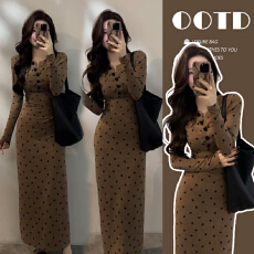 批发孕妇装2025秋冬新款收腰显瘦时尚印花气质长款孕妇连衣裙