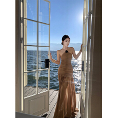 批发欲燃都市挂脖卡其色拼接连衣裙收腰紧身生日礼服名媛吊带<b class='q'>长裙</b>
